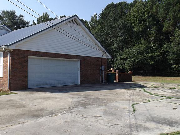 3rd image of 301 Brunson St