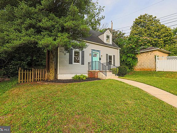3rd image of 410 Kingston Rd