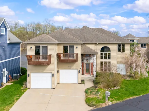 2349 Riverside Pointe Dr, Saint Joseph, MI 49085
