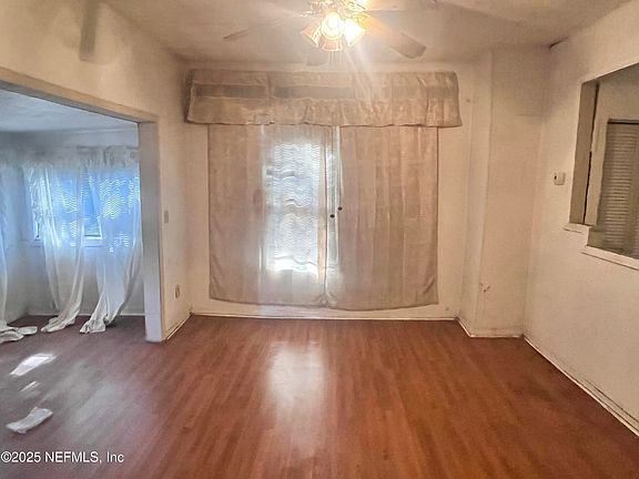 4th image of 1016 GRUNTHAL Street