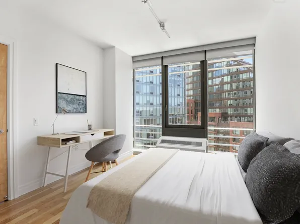 550 West 54th Street image 3 of 27