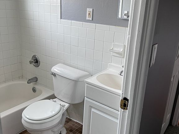 4th image of 1912 Mills Ave APT 8