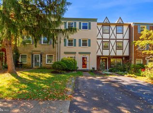 14715 Bentley Sq, Centreville, VA 20120