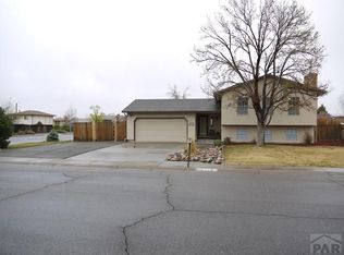 125 Royalview Ln, Pueblo, CO 81005