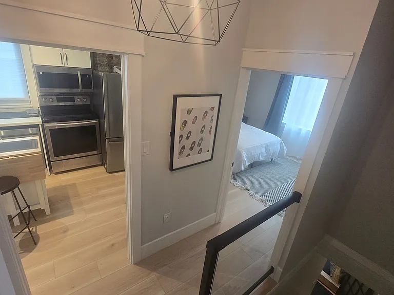 251 Silverthorn Ave #MAIN — Photo 14