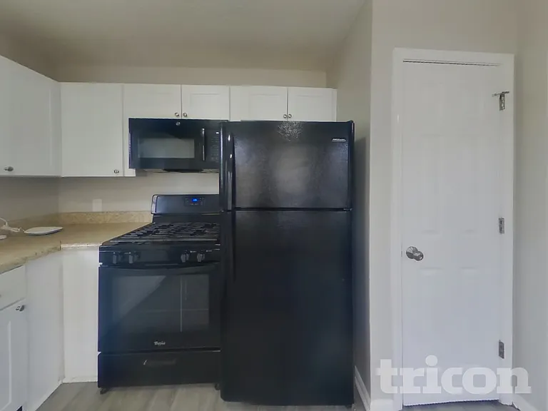 4074 Five Oaks Ct — Photo 6