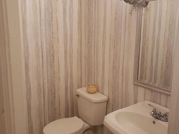 4th image of 8820 Gatwick Dr