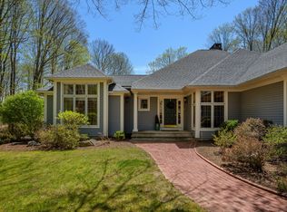 19 Oakridge Dr, Westbrook, CT 06498