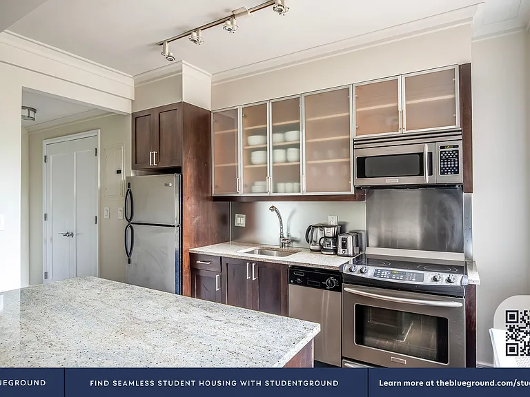 210 W 70th St #415 — Photo 5