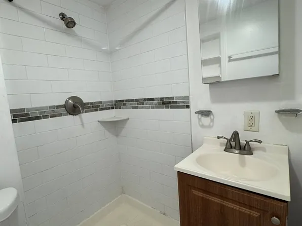 153-155 Avenue image 4 of 7