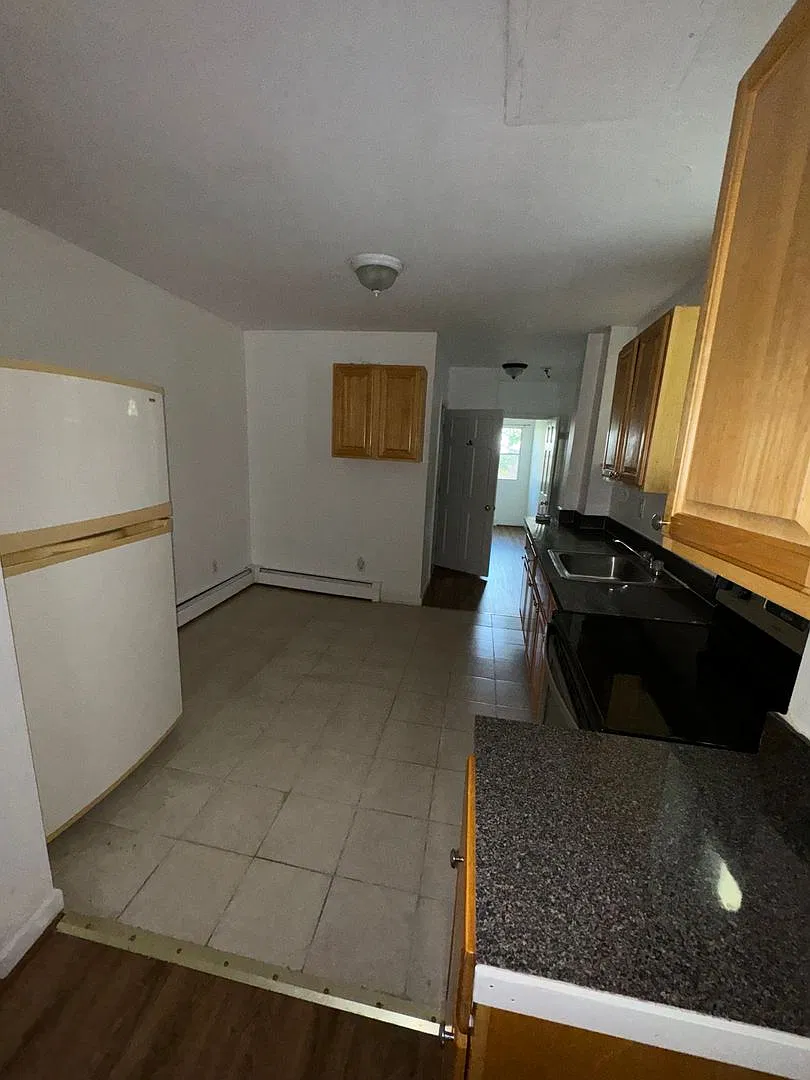 917 Maple Terrace — Photo 4