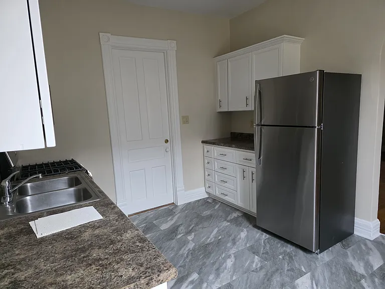 525 Dunbar Ave #8 — Photo 12