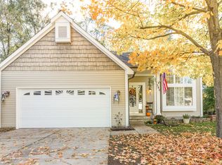 382 Rustic Cir, White Lake, MI