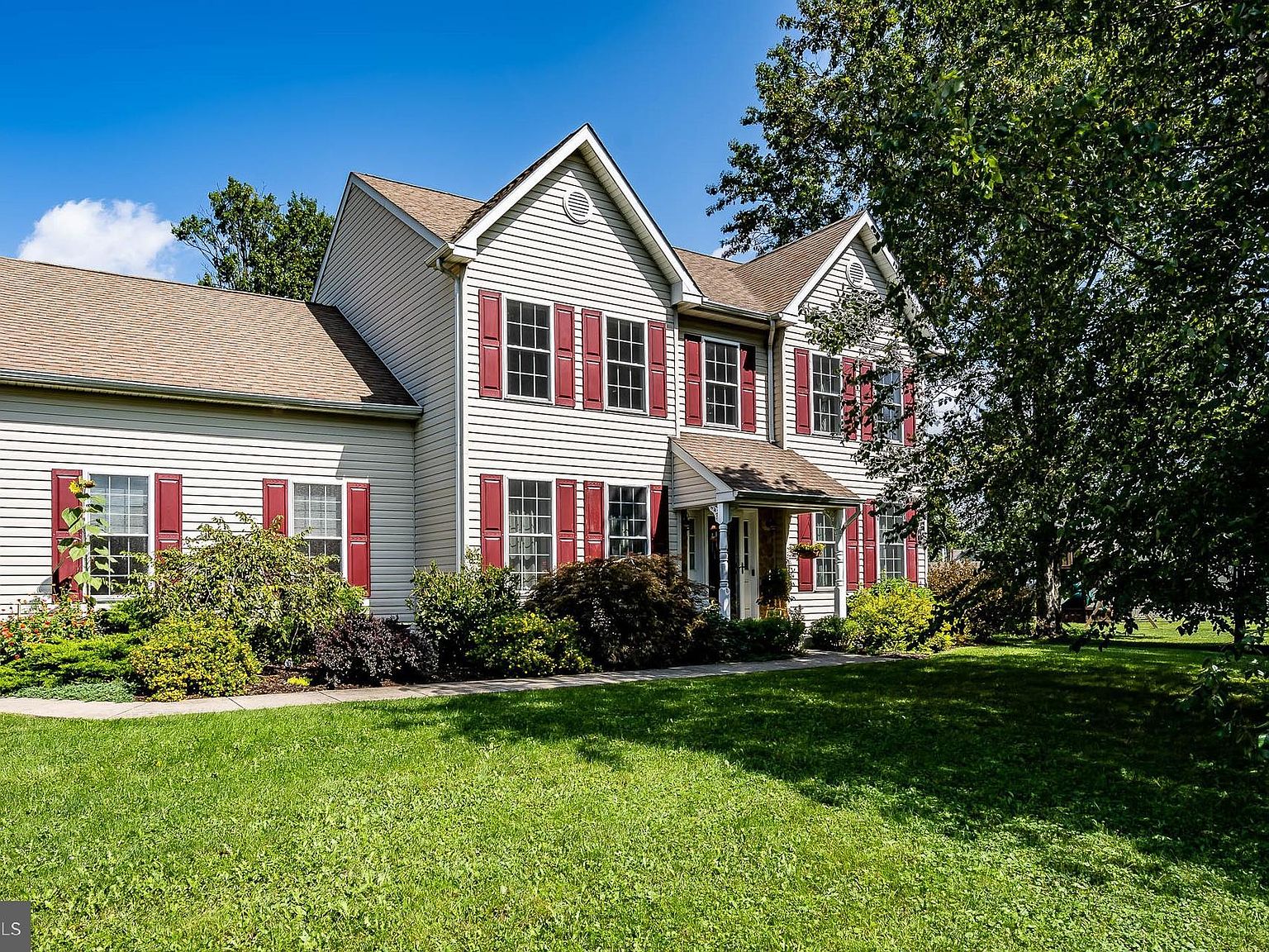 41 W Broad St, Trumbauersville, PA 18970 Zillow