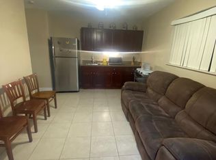 1124 W 69th Pl, Hialeah, FL 33014