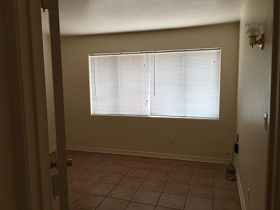 5th image of 305 E Jacinto St #7