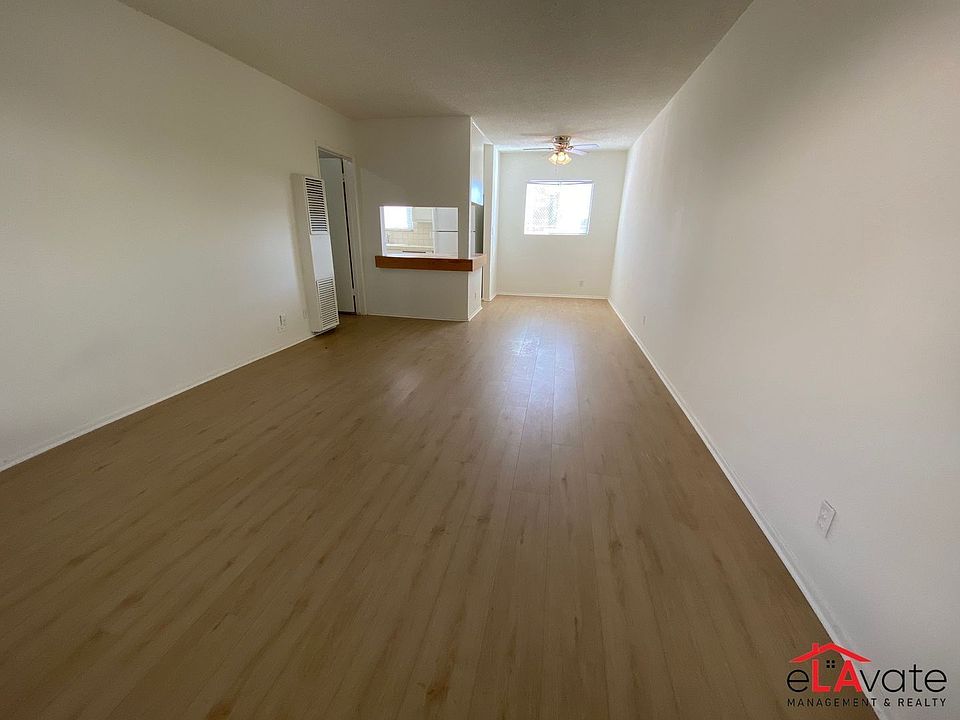 1st image of 11820 Chandler Blvd #7