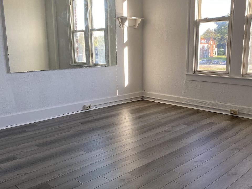 1st image of 1418 4th Ave APT 3