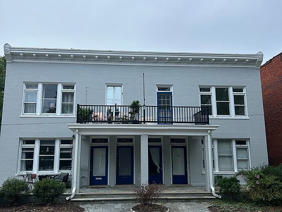 4th image of 2703 Stuart Ave #B