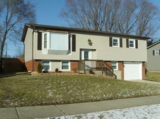 5900 Stuart Ln, Oak Forest, IL 60452