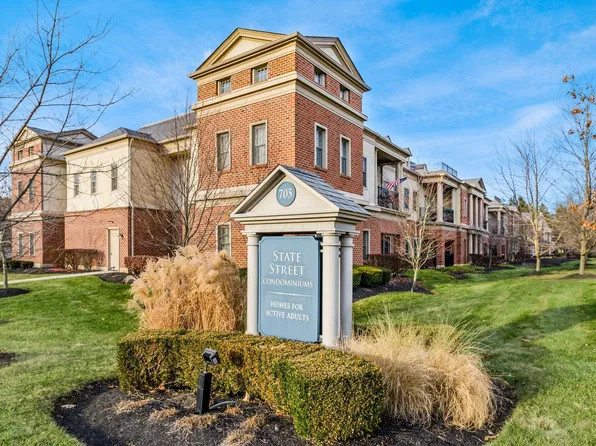 705 N State St APT 208, Westerville, OH 43082