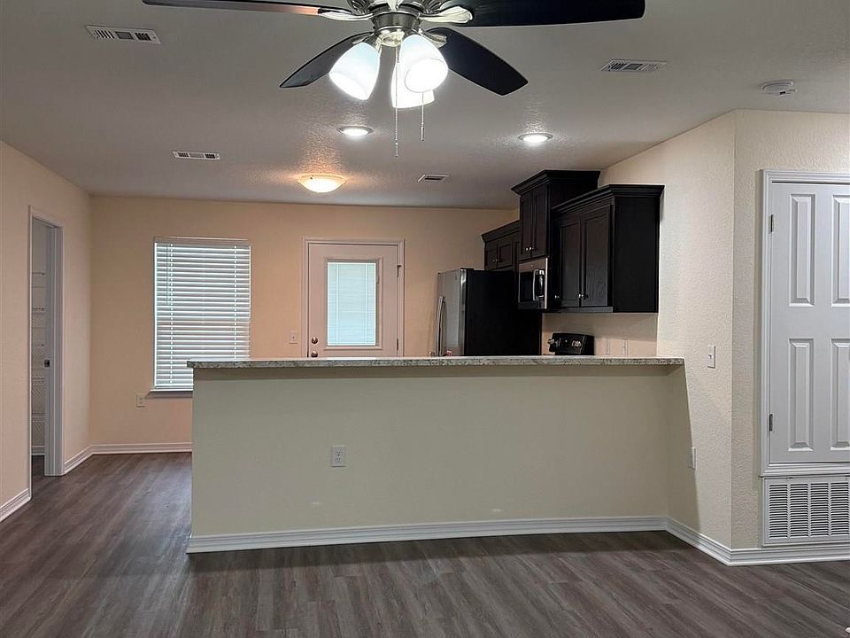 2nd image of 4108 Lawrence Ave