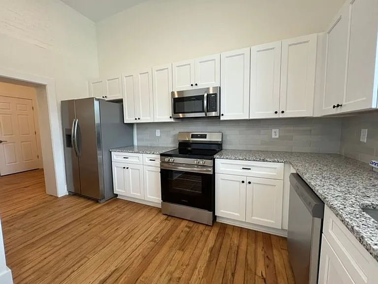 114 Nassau Pl — Photo 31