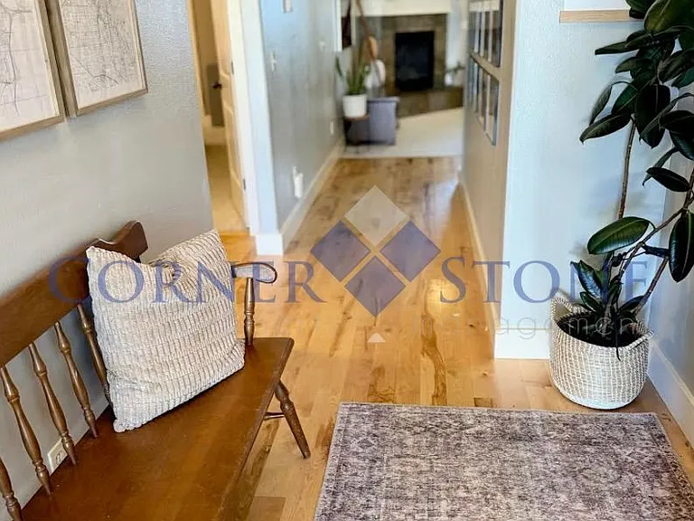 708 S Woodhaven Ave — Photo 2