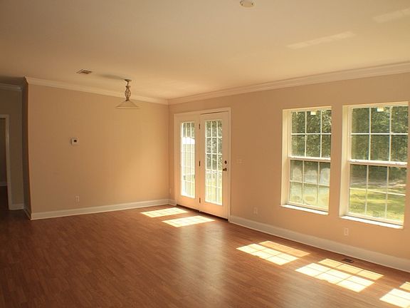 3rd image of 4021 SW Ichetucknee Ave