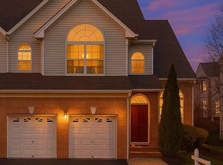 903 Swallow Ct, North Brunswick, NJ 08902