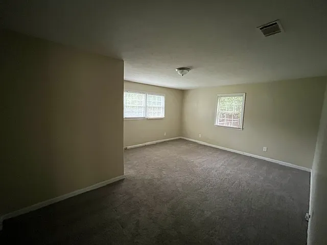 2435 Thrasher Ave — Photo 11