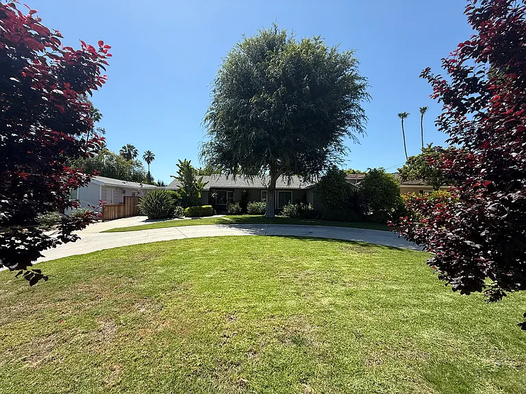 8841 Shoshone Ave — Photo 1