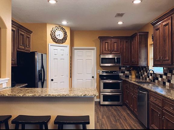 4th image of 129 County Road 3470 N