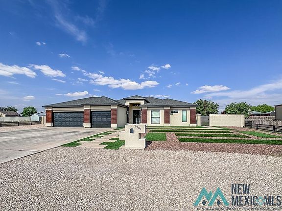 2nd image of 2201 W Lakeview Dr