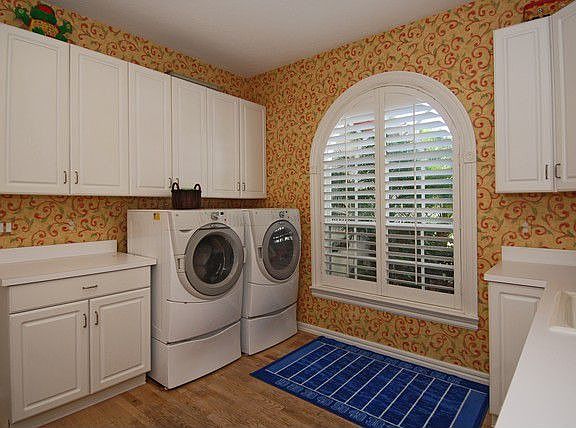 Laundry suite