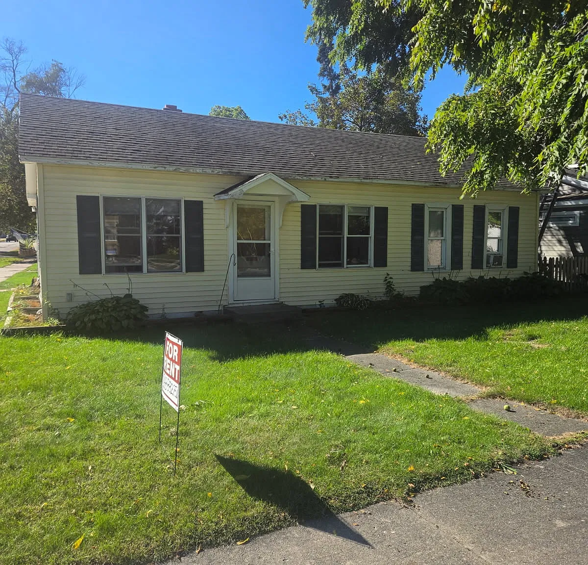 2 bed, 1052 sqft, $2,400 — Photo 1