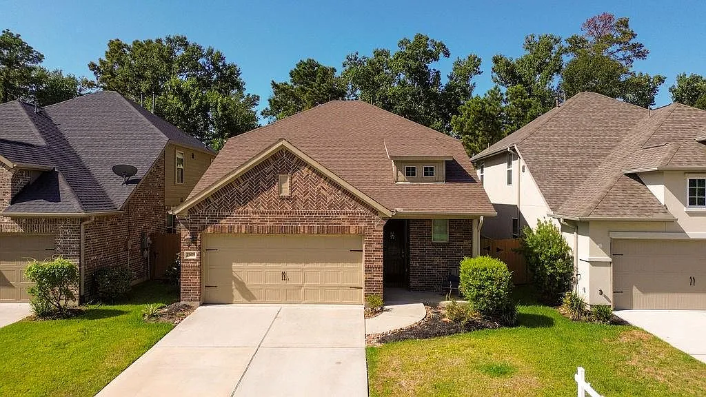 4 bed, 3.5 bath, 2563 sqft, $3,000 — Photo 1