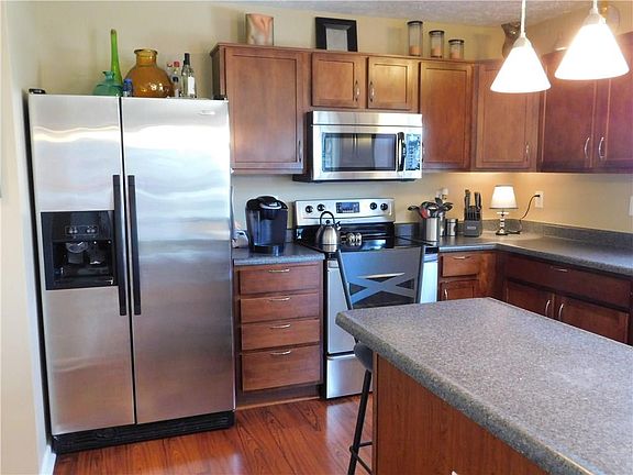 4th image of 2440 Foxtail Dr