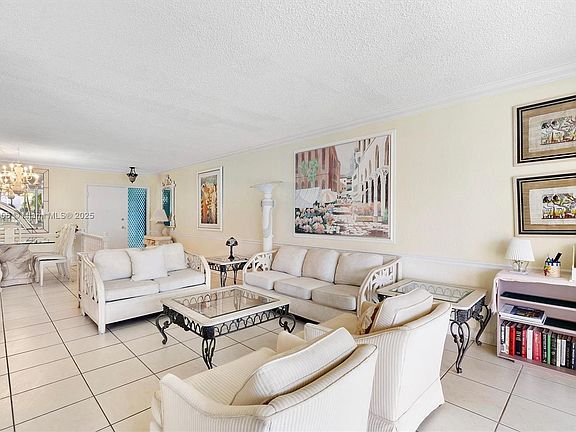 5th image of 1700 NE 191st St APT 110