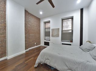 526 W 46th St #R1, New York, NY 10036