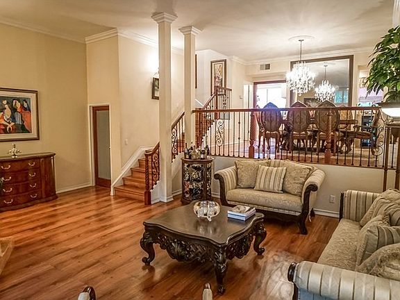 2nd image of 5235 White Oak Ave APT 5