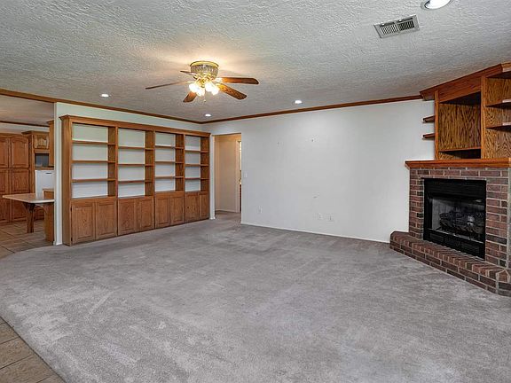 4th image of 1102 E Mahar Dr
