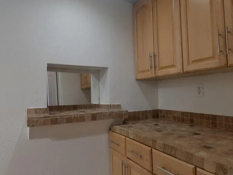 2448 W Freeway Ln — Photo 21