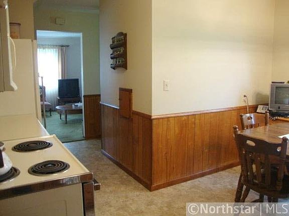 5th image of 2225 Radatz Avenue