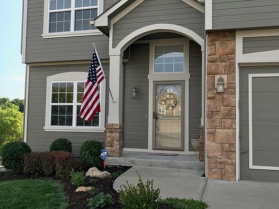 3rd image of 10220 N Elmwood Ct