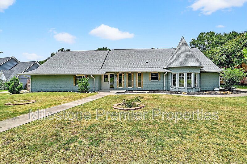 1st image of 2602 Turtle Creek Dr