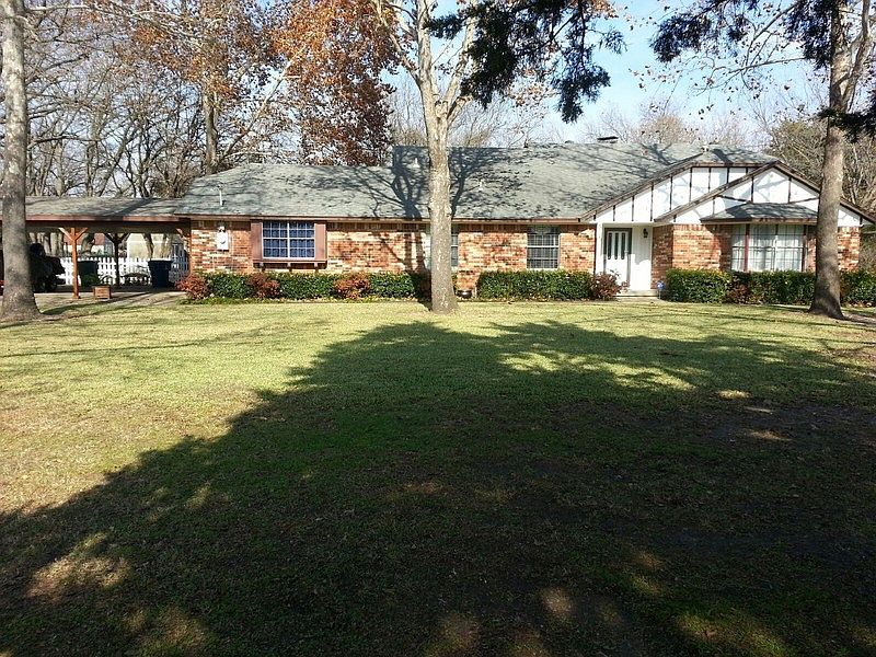 1st image of 311 Willow Creek Ln
