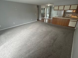 30564 Oakridge Manor Dr, Roseville, MI 48066