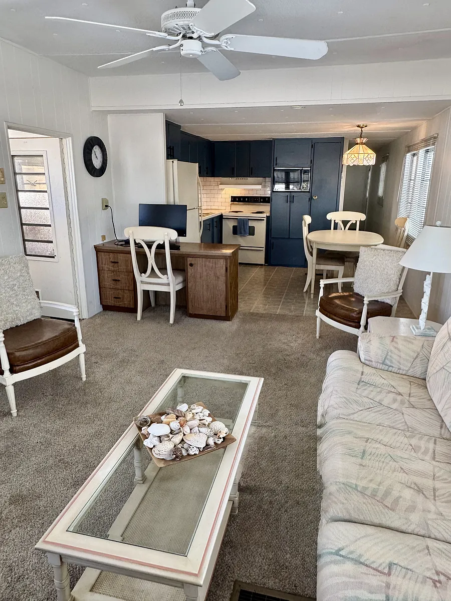 Building Photo - 604 Locarno Dr