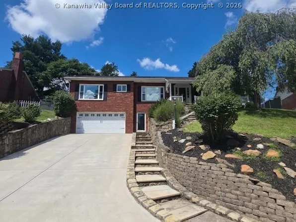 117 Honeysuckle Ln, Huntington, WV 25701